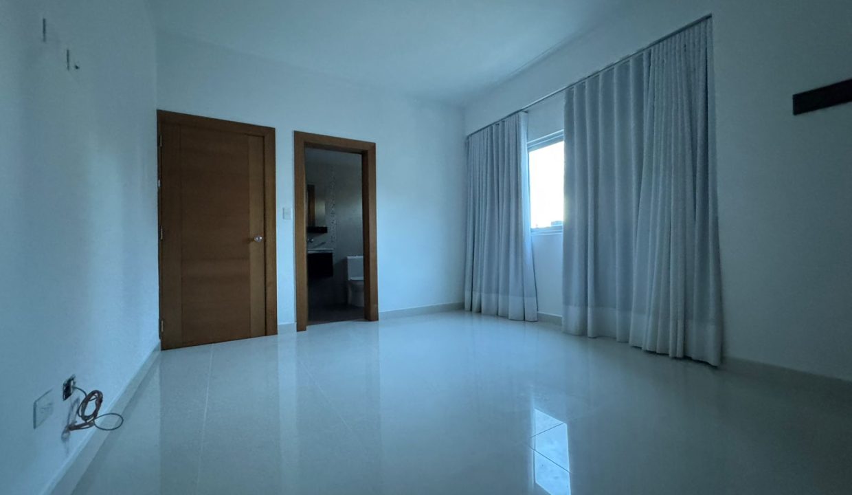 PHOTO-2025-08-13-20-43-18 (9)